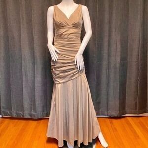 Stunning Theia Neiman Marcus body-con ball gown
